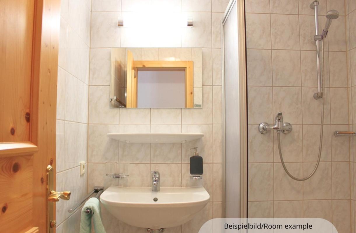 Chasa Per La Punt Apartment Galtuer Exterior photo