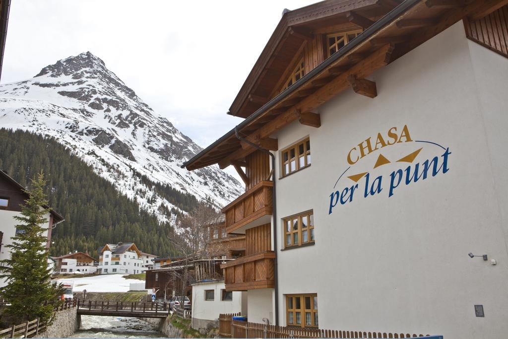 Chasa Per La Punt Apartment Galtuer Exterior photo